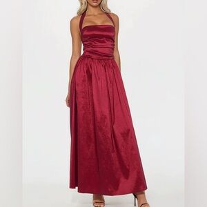 Elegant Red Halter A-Line Maxi Dress NEW 🏷️